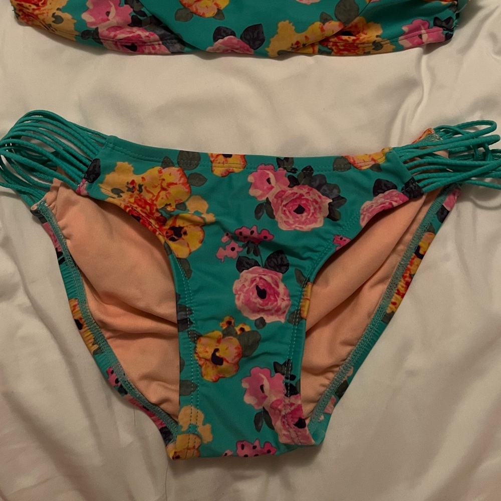 LIKE NEW!! Bathing Suit Bottoms